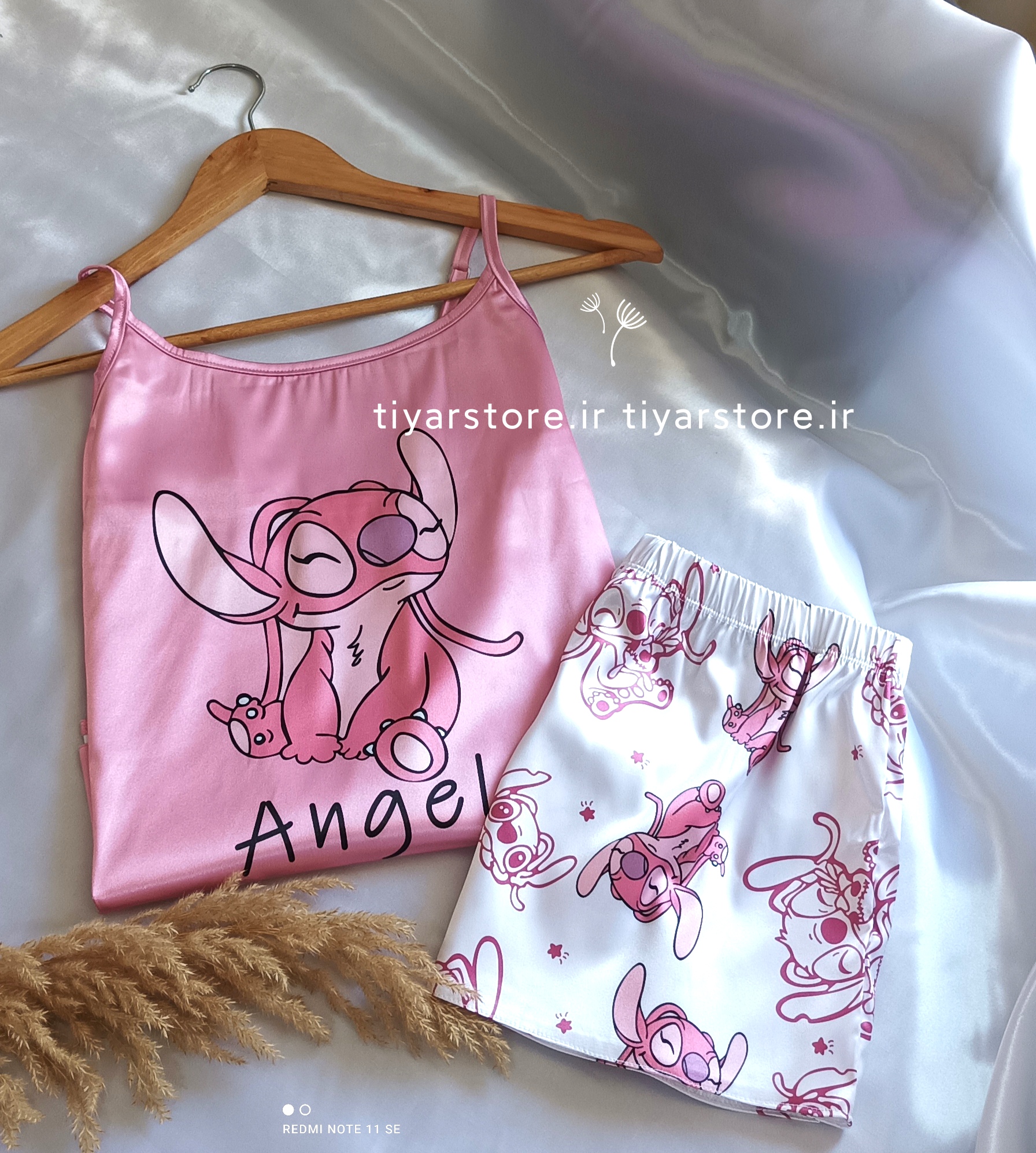 تاپ شورتک  ساتن ابریشم3019 طرح Stitch  استیچ صورتی سفید